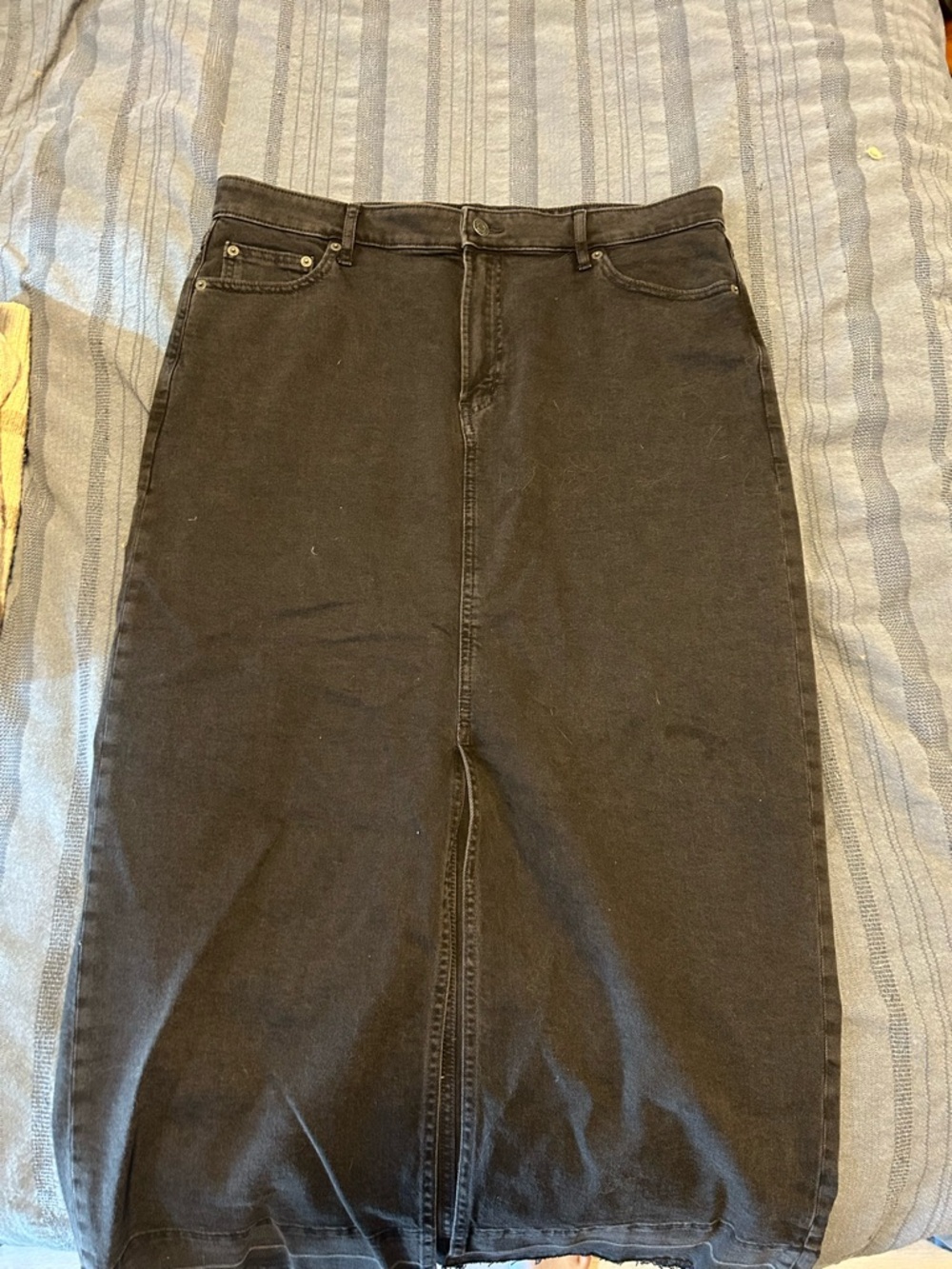 GAP Black Straight-Leg Denim Skirt